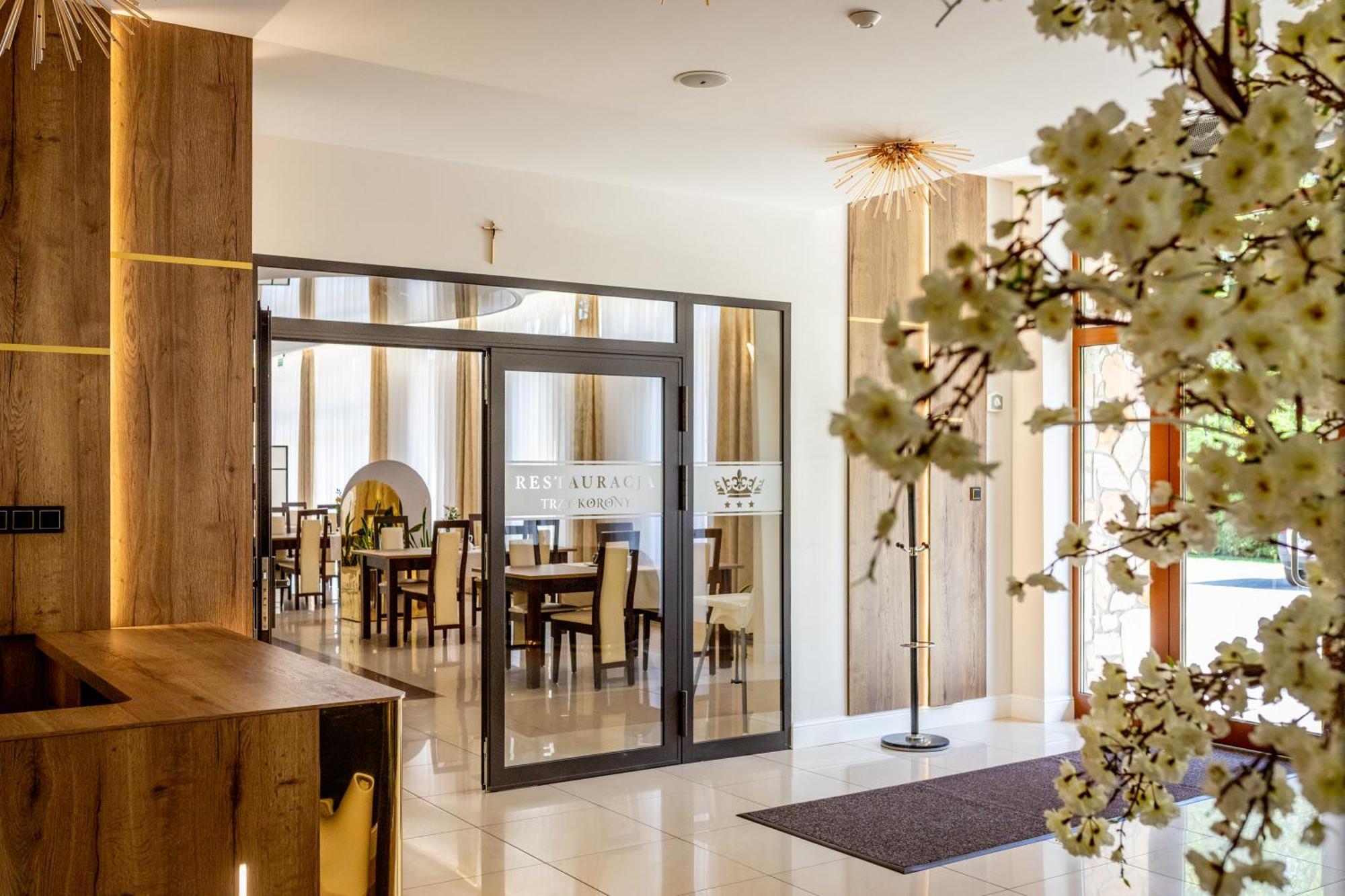 Hotel Trzy Korony Głogów Małopolski Exteriér fotografie